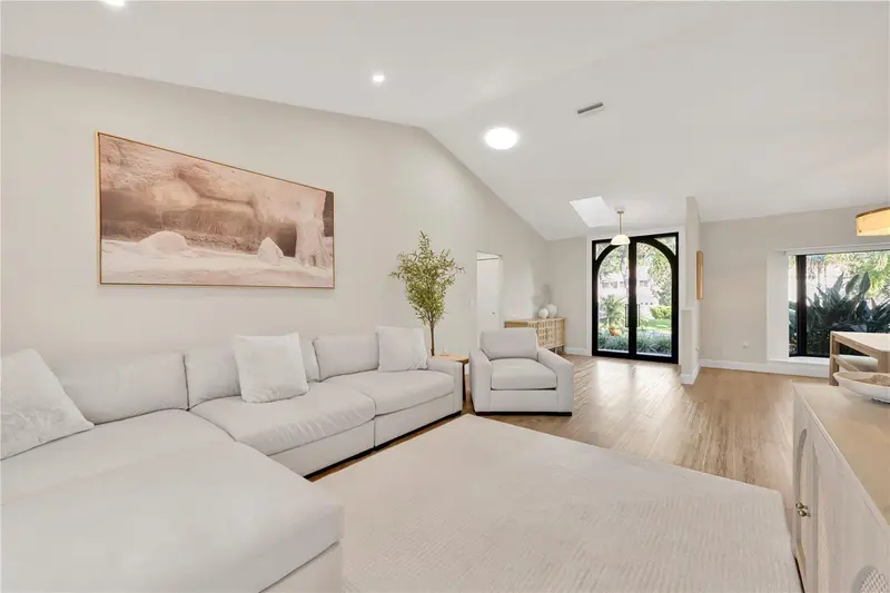 5361 SIESTA CT, SARASOTA, photo 3 of 60