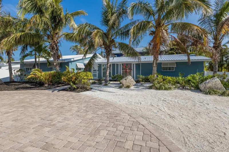 6201 HOLMES BOULEVARD, HOLMES BEACH