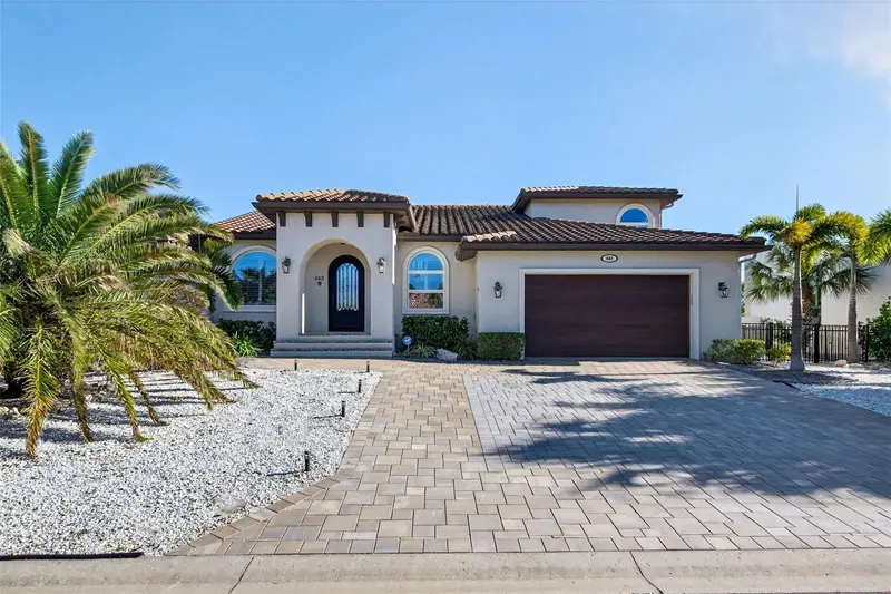 562 RANGER LANE, LONGBOAT KEY