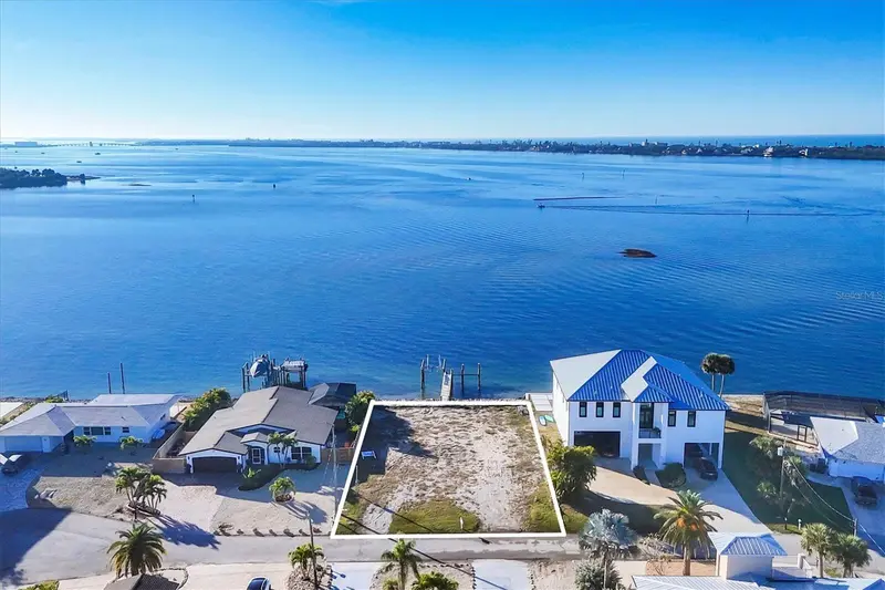 16 SOUTHWIND DRIVE, ENGLEWOOD