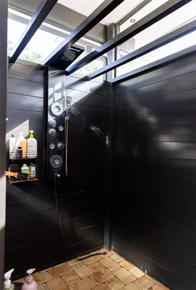 Thumbnail 53