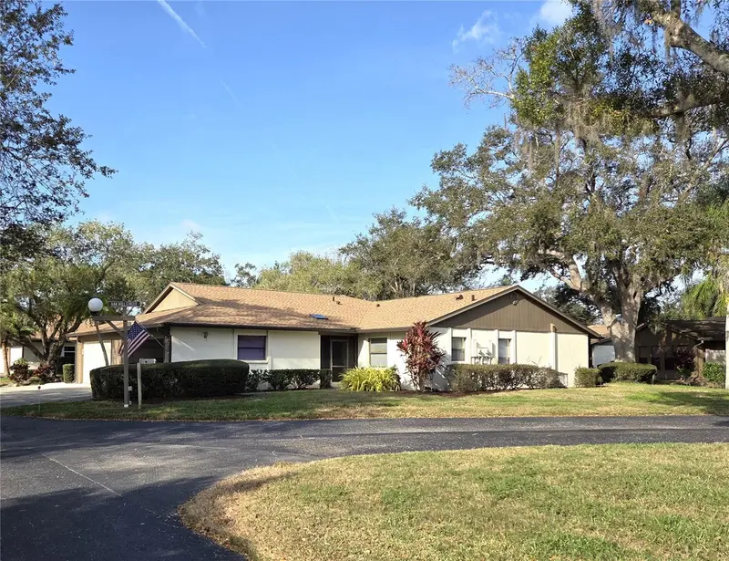 4735 OAK HILL DRIVE #8, SARASOTA