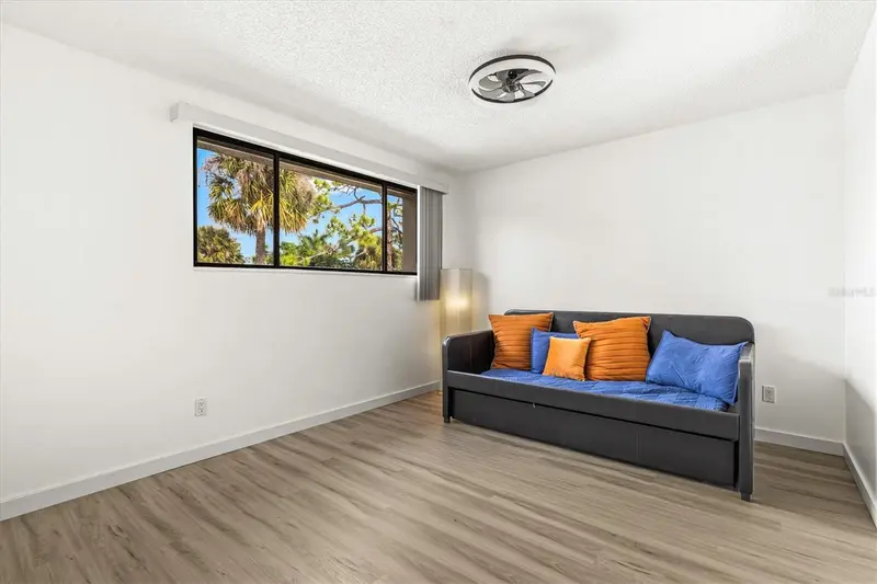 Thumbnail 23