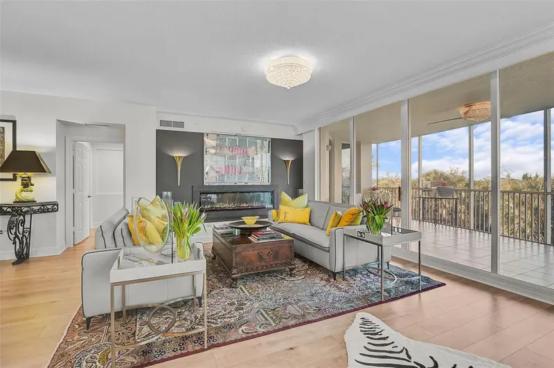 385 N POINT ROAD #304, OSPREY