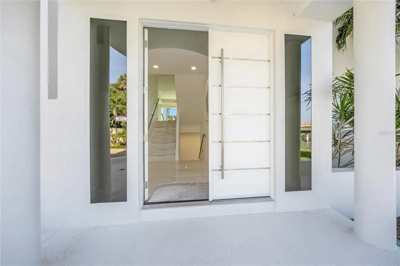 1400 SIESTA DRIVE, SARASOTA, photo 4 of 62