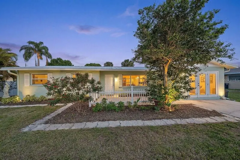2534 WANETA DRIVE, SARASOTA
