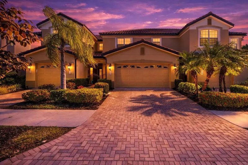 8141 MIRAMAR WAY #8141, LAKEWOOD RANCH