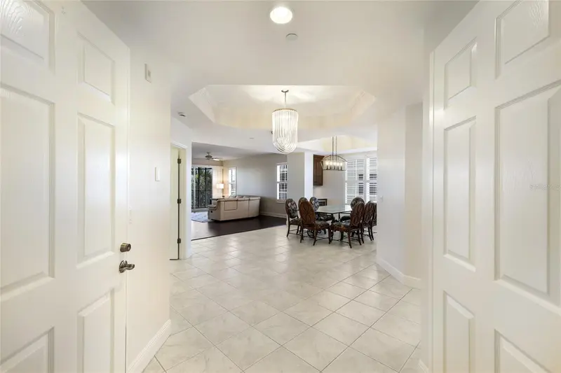 6422 WATERCREST WAY #302, LAKEWOOD RANCH, photo 3 of 42