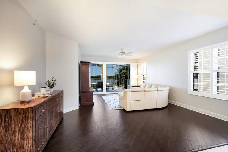 6422 WATERCREST WAY #302, LAKEWOOD RANCH, photo 4 of 42