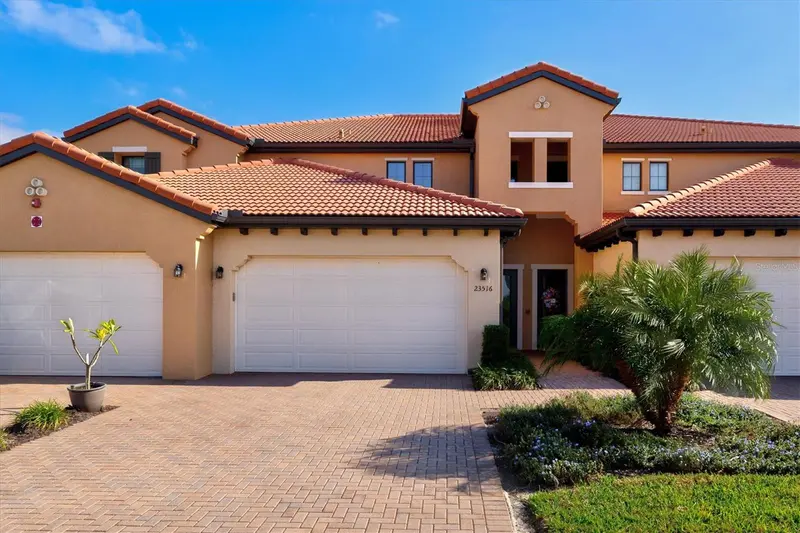 23516 AWABUKI DRIVE #201, VENICE