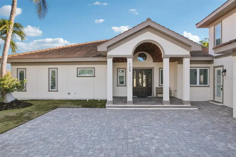 125 BLVD OF PRESIDENTS, SARASOTA
