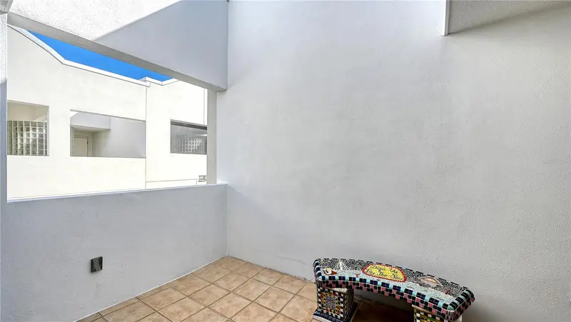 Thumbnail 38