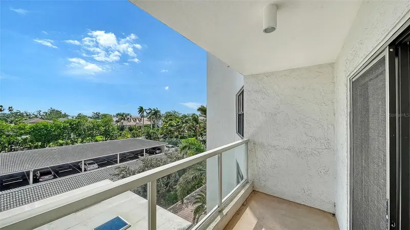 Thumbnail 33