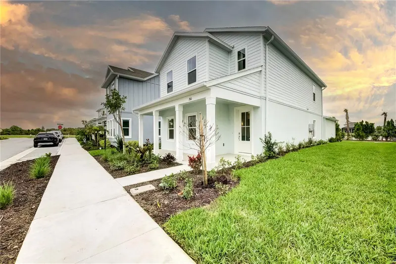 200 EAGLESTON LANE, LAKEWOOD RANCH, photo 2 of 48