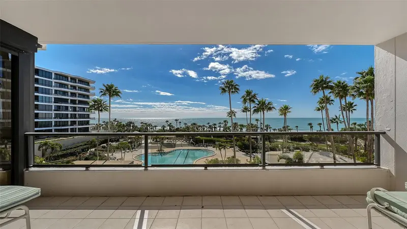 545 SANCTUARY DRIVE #B305, LONGBOAT KEY