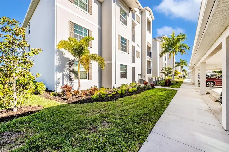 12240 WELLEN GOLF STREET #204, VENICE