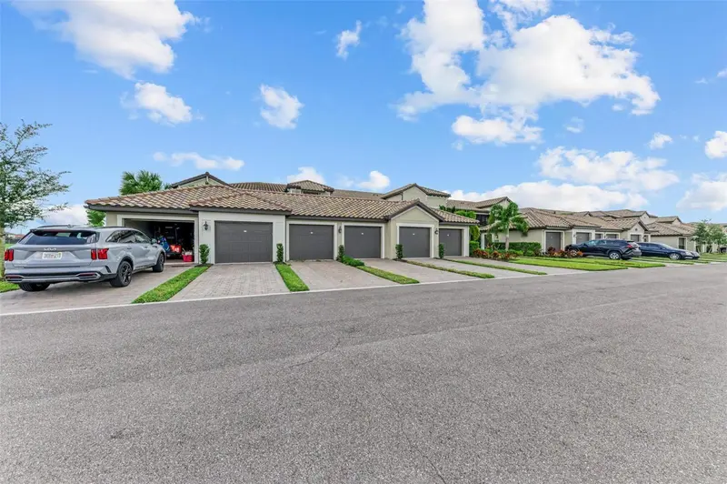 5685 PALMER CIRCLE #105, BRADENTON