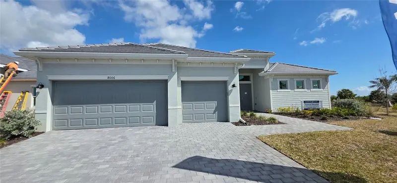 8006 LAKES EDGE LANE, PORT CHARLOTTE
