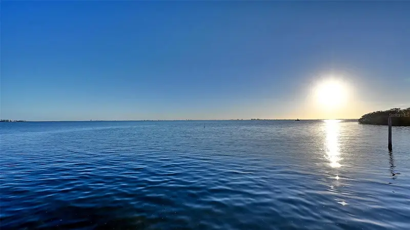 Thumbnail 25