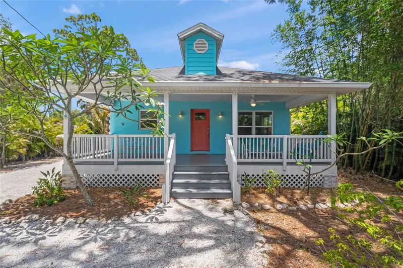 116 AVENIDA LA PALMA, NOKOMIS