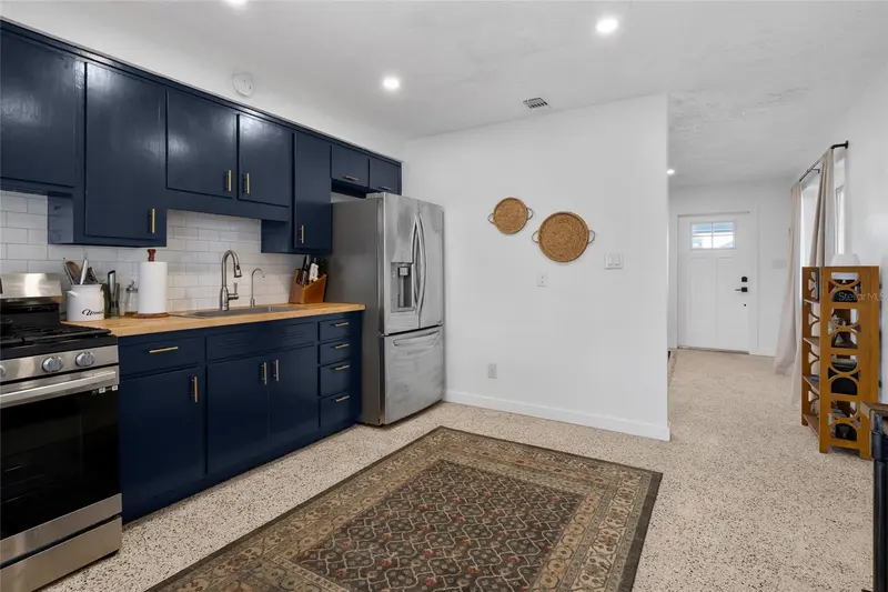 3217 TEAL AVENUE, SARASOTA, photo 5 of 30