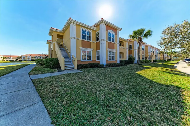 1130 VILLAGIO CIRCLE #201, SARASOTA