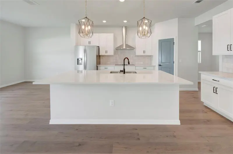 15235 EASTLYN DRIVE, BRADENTON, photo 3 of 34
