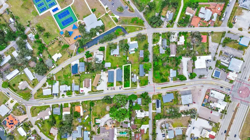 COLONIA LANE, NOKOMIS