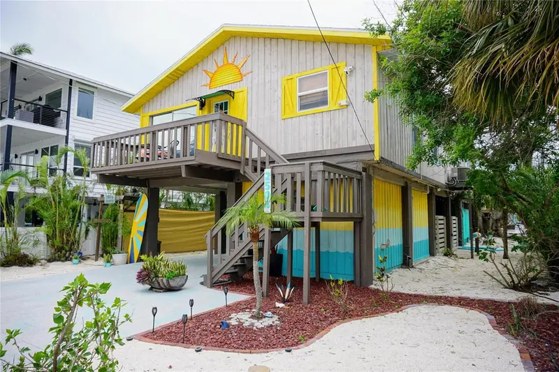 2504 AVENUE B, BRADENTON BEACH