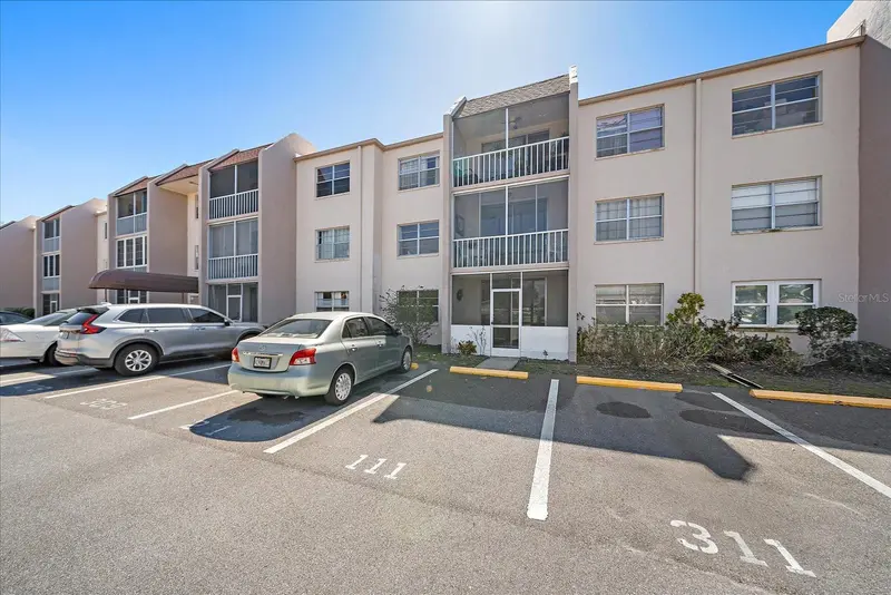 519 ALBEE FARM ROAD #111, VENICE