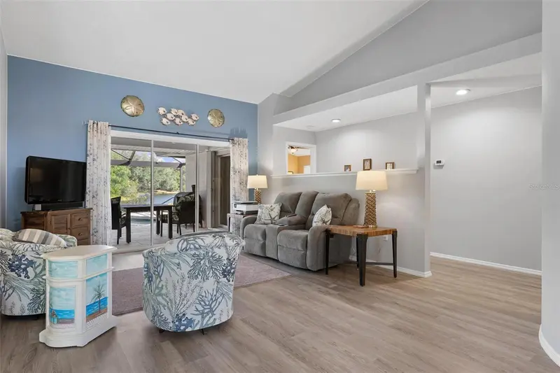 5009 SOUTHERN PINE CIRCLE, VENICE, photo 3 of 48