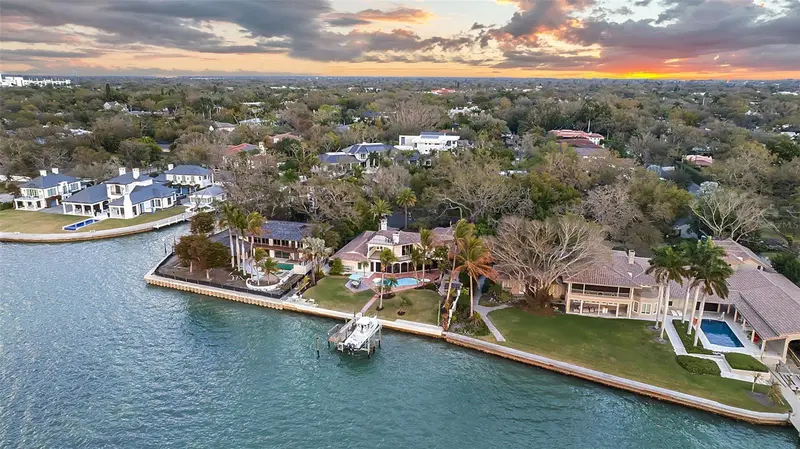 1504 LODGE DRIVE, SARASOTA