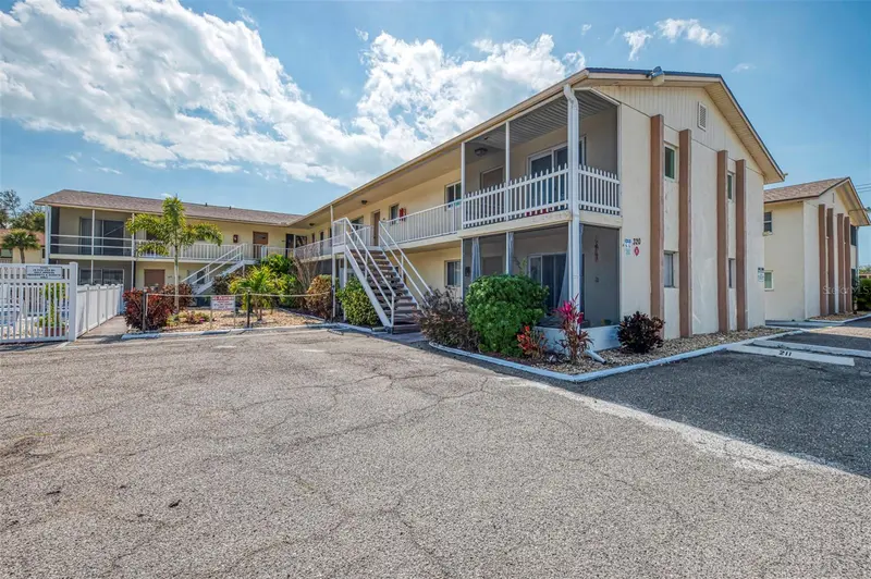 320 BASE AVENUE #224, VENICE