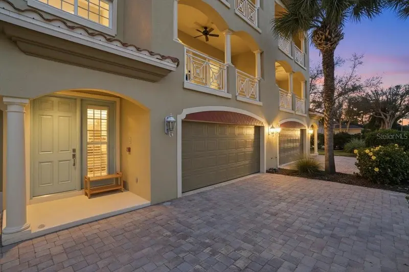 702 GRANADA AVENUE #7, VENICE, photo 4 of 83