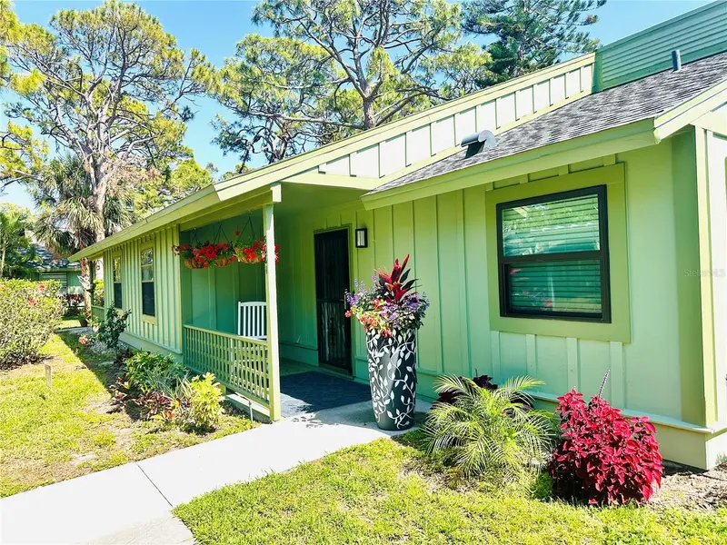 5061 BARRINGTON CIRCLE #1302, SARASOTA