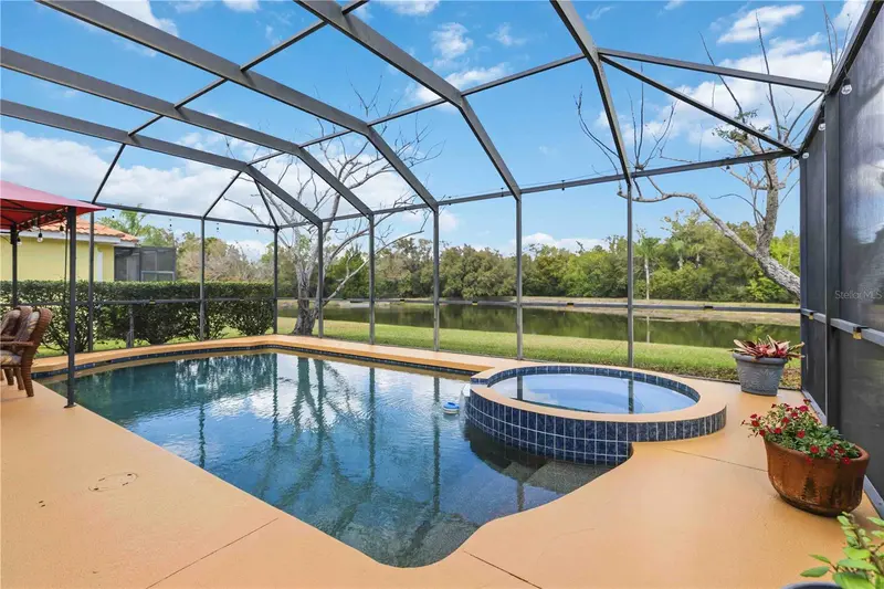 8725 STONE HARBOUR LOOP, BRADENTON, photo 2 of 84