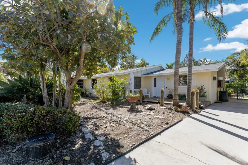 309 57TH STREET, HOLMES BEACH, photo 3 of 31
