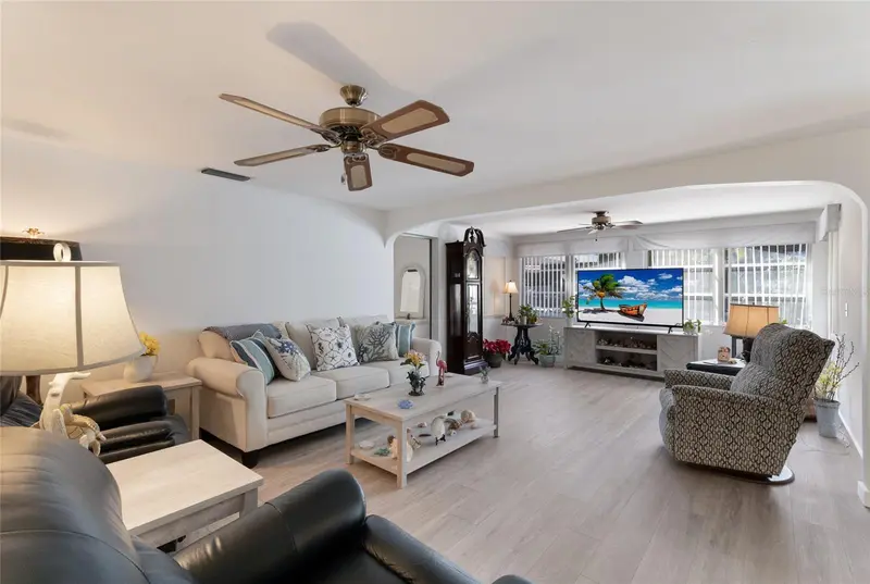 309 57TH STREET, HOLMES BEACH, photo 4 of 31