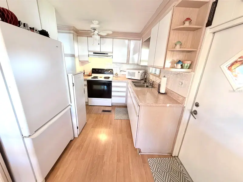 2224 CA D ORO DRIVE, SARASOTA, photo 4 of 30