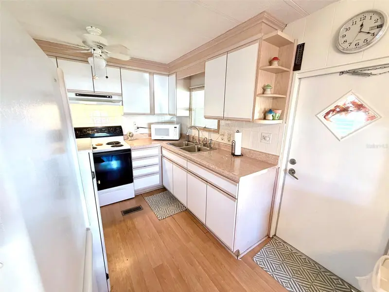 2224 CA D ORO DRIVE, SARASOTA, photo 5 of 30