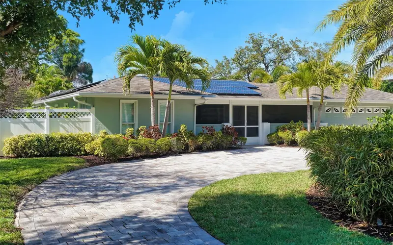121 HOLLY AVENUE, SARASOTA