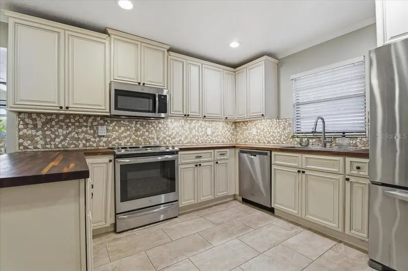 1467 GEORGETOWNE DRIVE, SARASOTA, photo 4 of 42