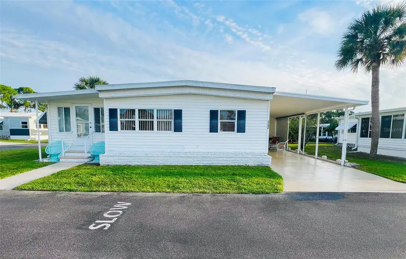 2282 PIAZZA DRIVE #117, SARASOTA