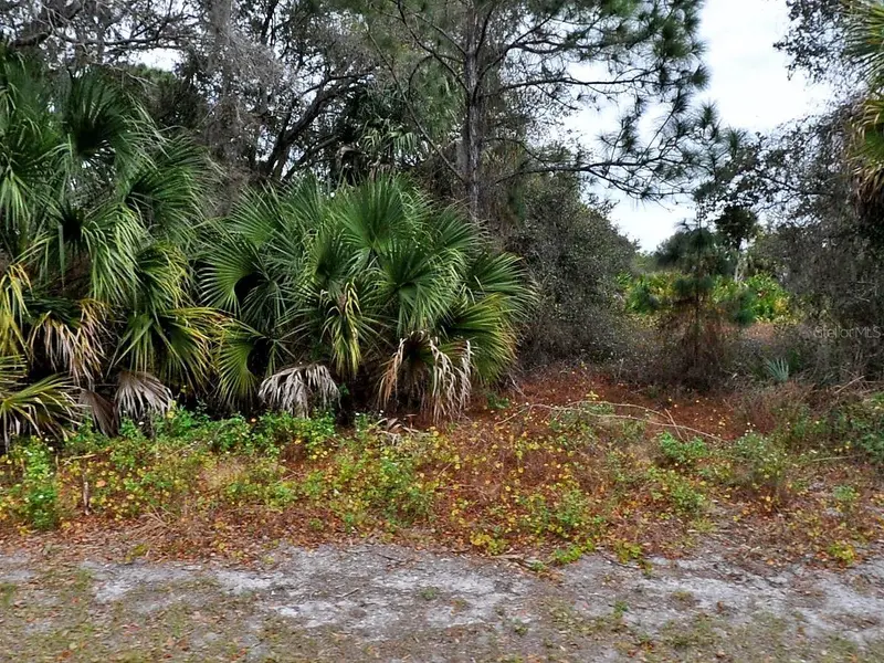 FLORALA STREET, NORTH PORT, photo 2 of 4