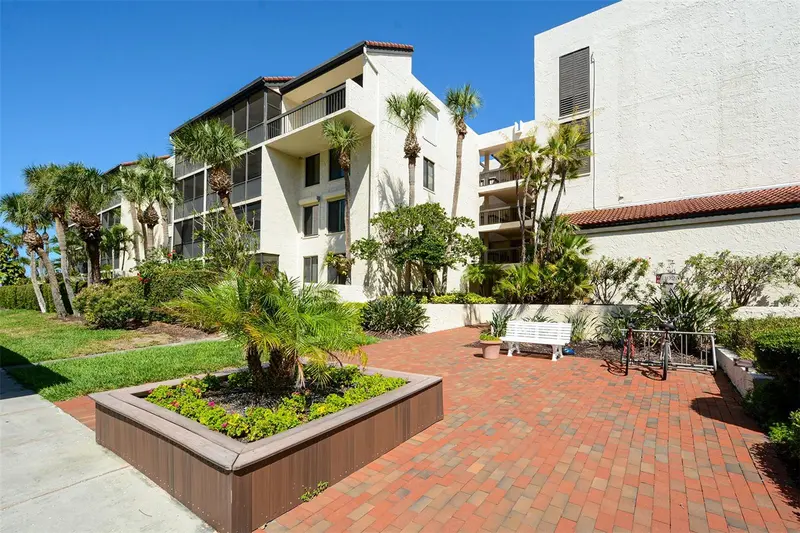 1925 GULF OF MEXICO DRIVE #G8-302, LONGBOAT KEY