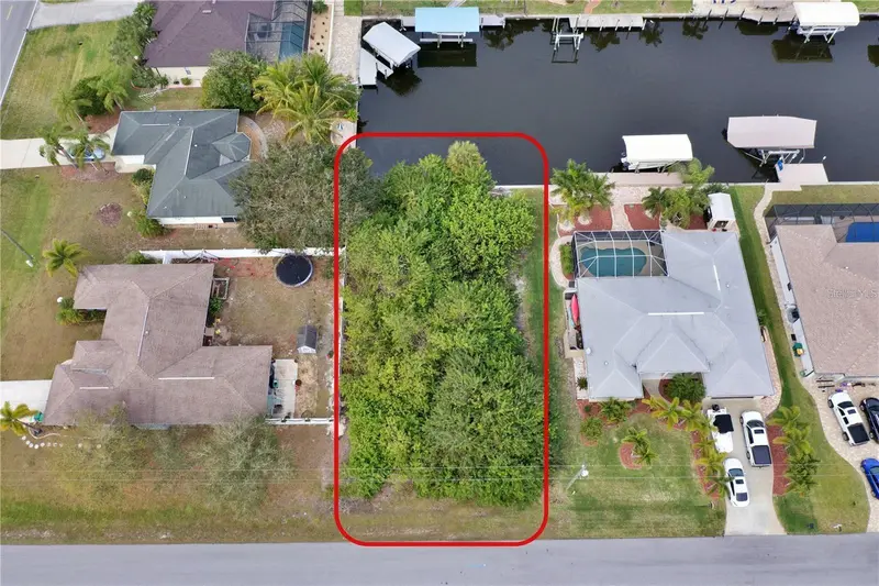 9180 SPRING CIRCLE, PORT CHARLOTTE