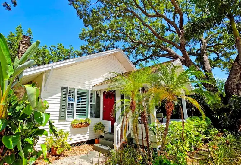 2310 HICKORY AVENUE, SARASOTA