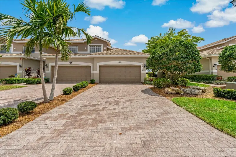 8312 GRAND ESTUARY TRAIL #104, BRADENTON