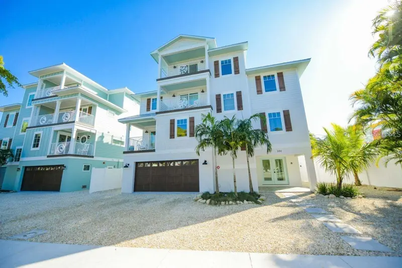 332 AVENIDA DE MAYO, SARASOTA