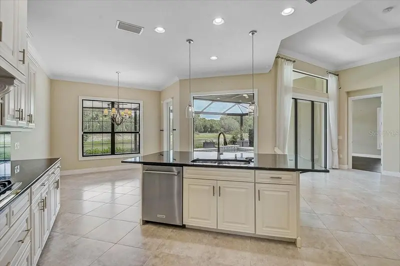 14911 CASTLE PARK TERRACE, LAKEWOOD RANCH, photo 5 of 38